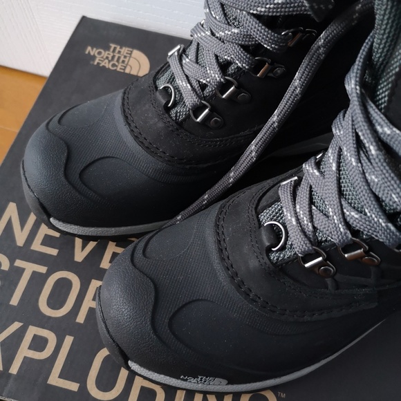*SOLD* The North Face Winter boots Chilkat 400 - Picture 2 of 7